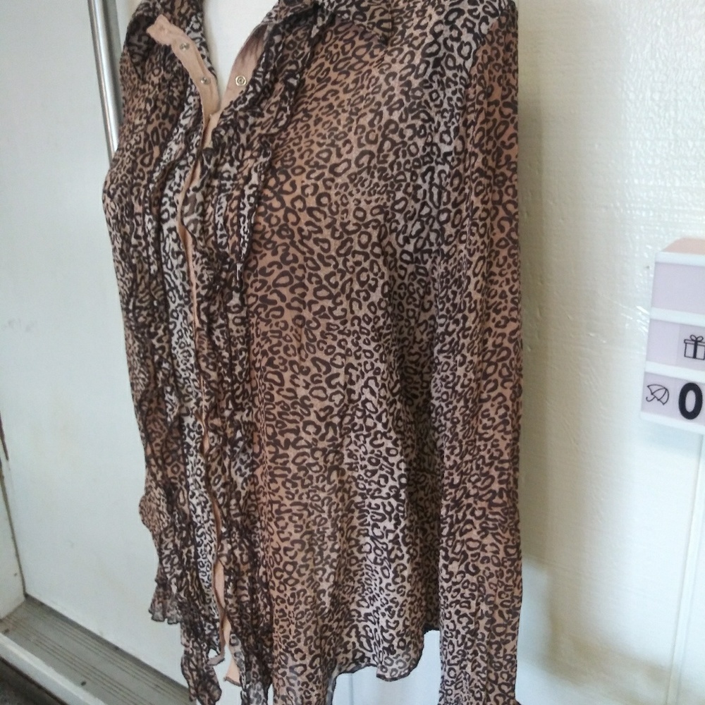 Animal Print Ruffled Blouse - Picture 3 of 8
